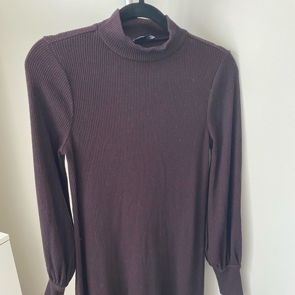 Long sleeve dress - Picture 1 of 2